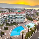 Pineta Park Deluxe Hotel