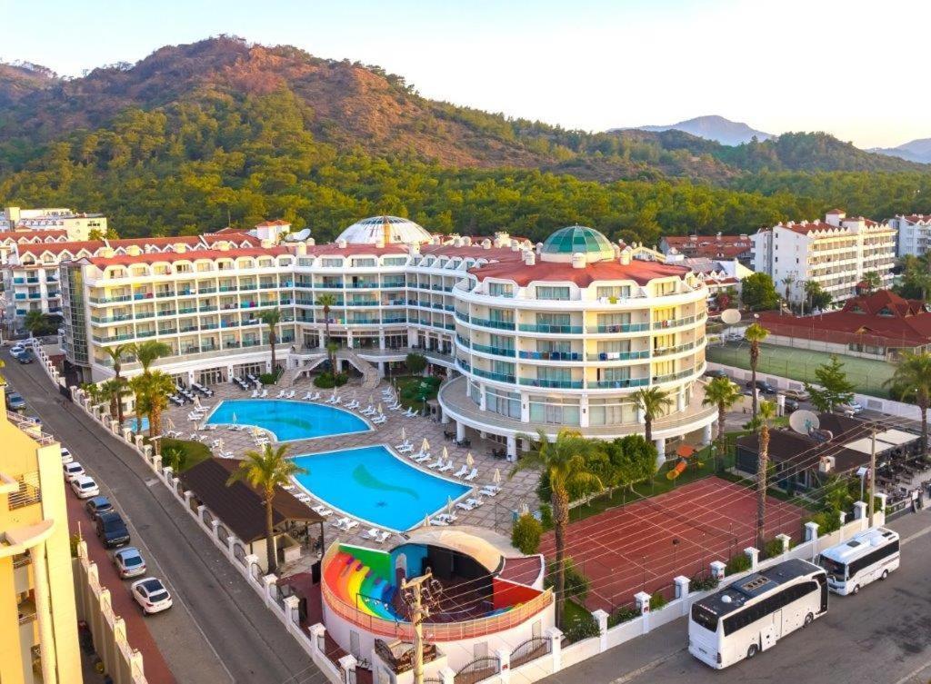 Pineta Park Deluxe Hotel 5*